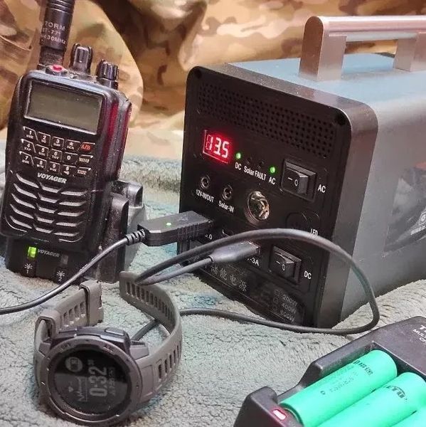Зарядна станція Yachu 12,8V/24Ah/400W Повербанк із розеткою 220В | Інвертор акумуляторний MU54201 фото